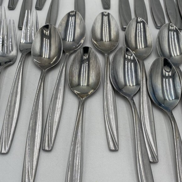 Oneida CAMLYNN CLEO Frosted Glossy Stainless Flatware 53 Pieces Silverware - Picture 3 of 8